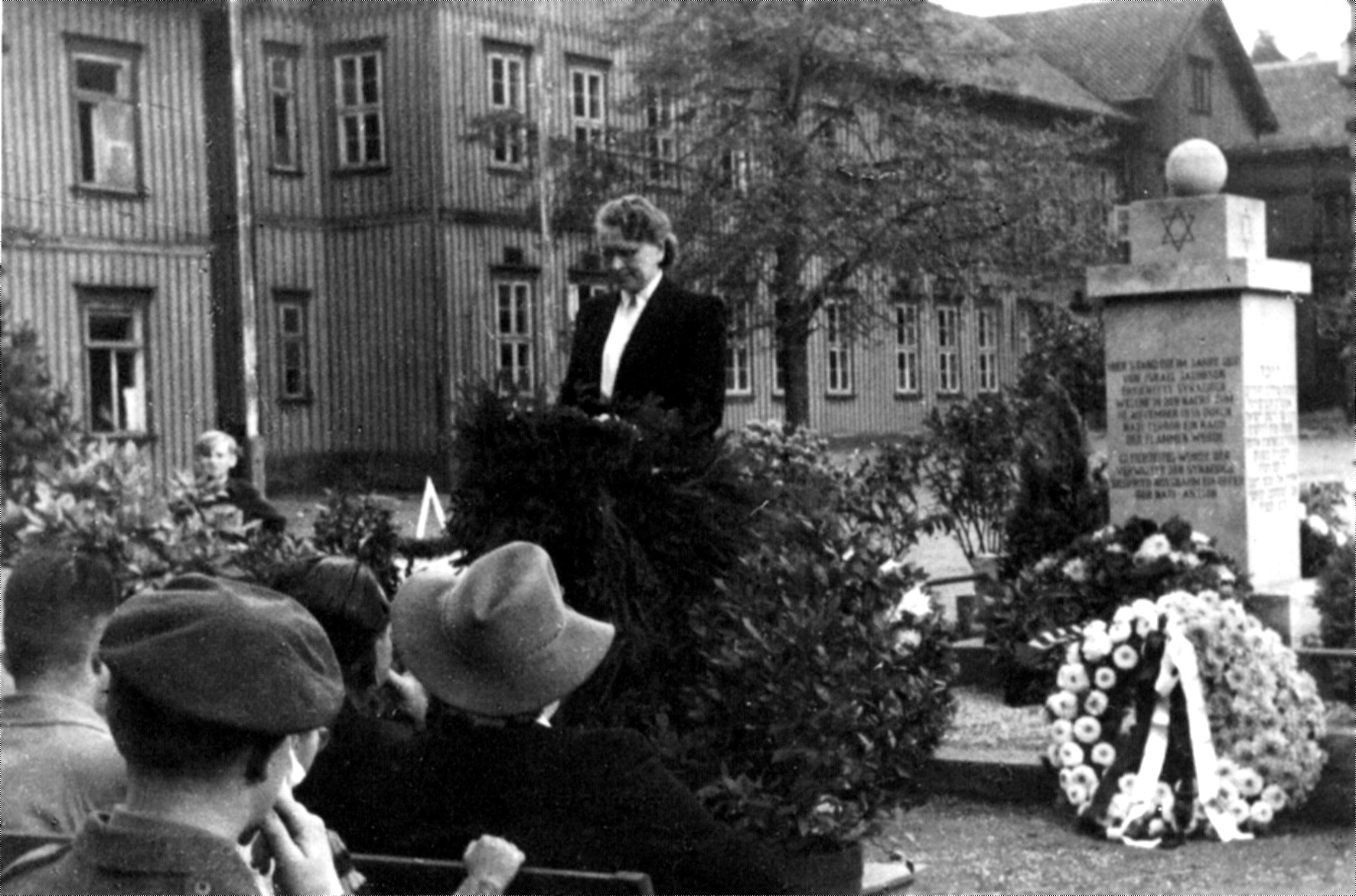 Einweihung Gedenkstein Jacobsontempels